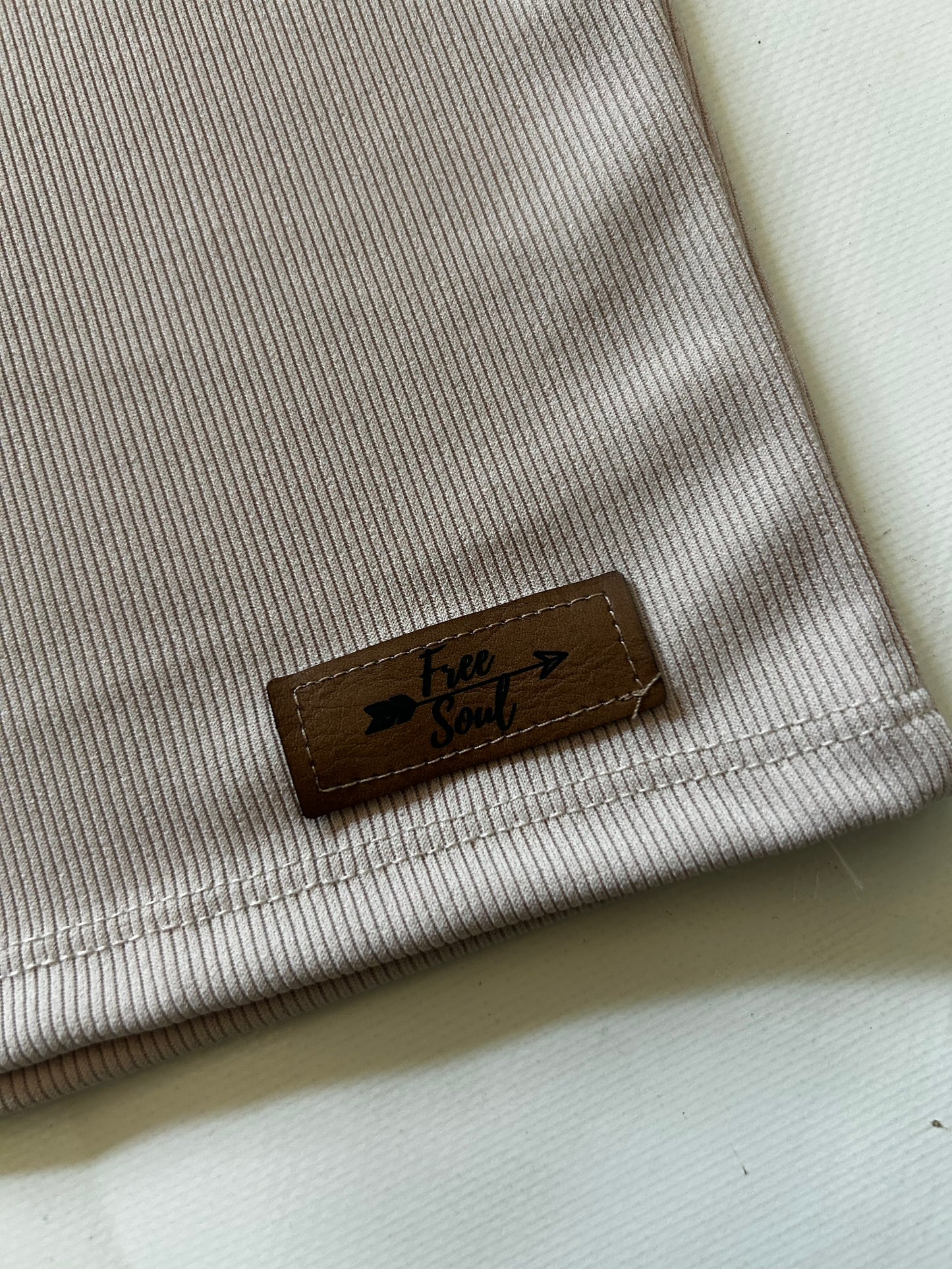 Top canutillo beige